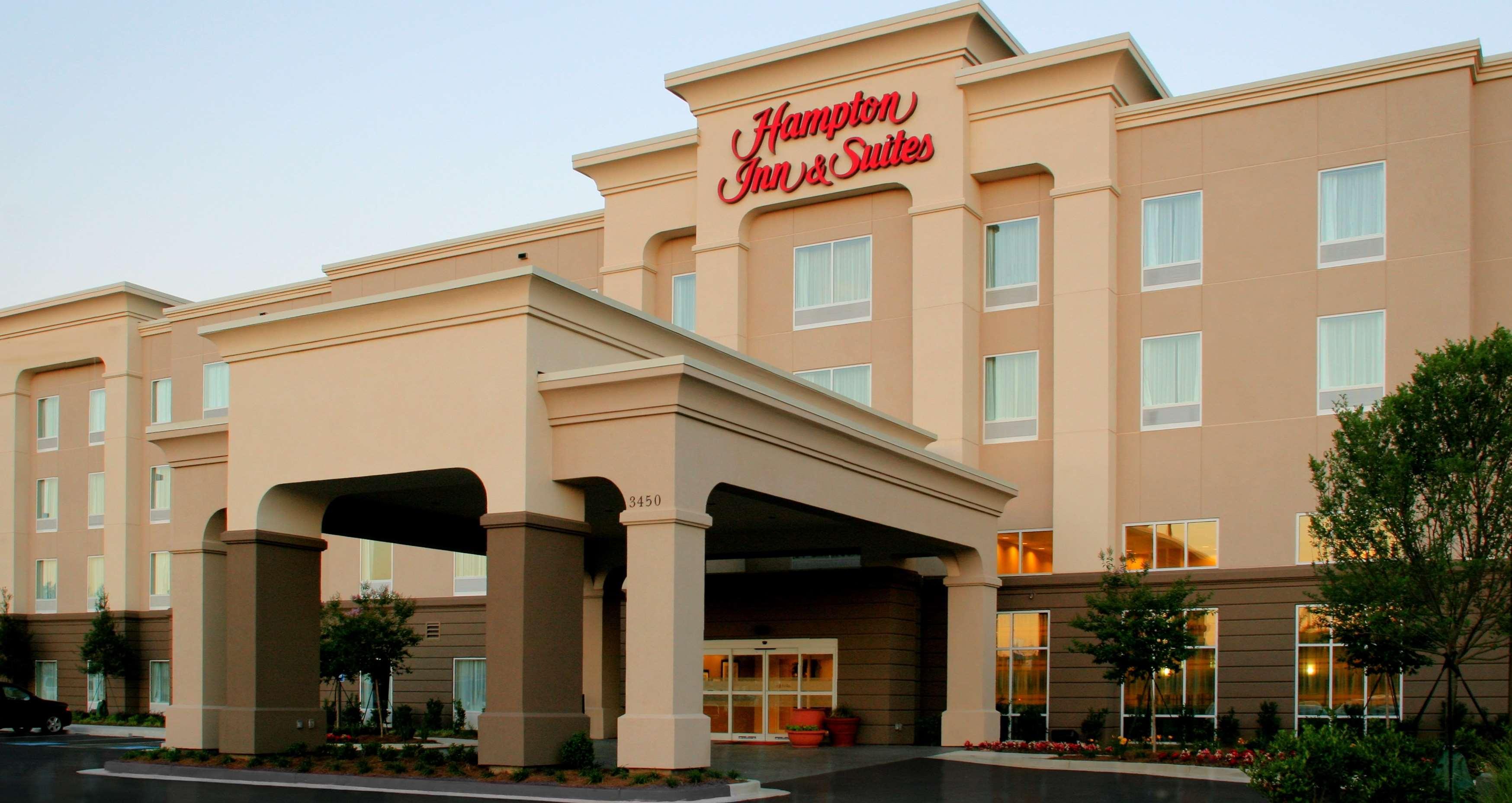 Hampton Inn & Suites Atlanta Airport West Camp Creek Pkwy College Park Exterior photo